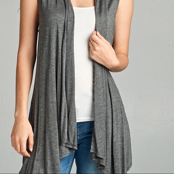 Last One! Medium Sleeveless Knit Cardigan - Picture 3 of 4